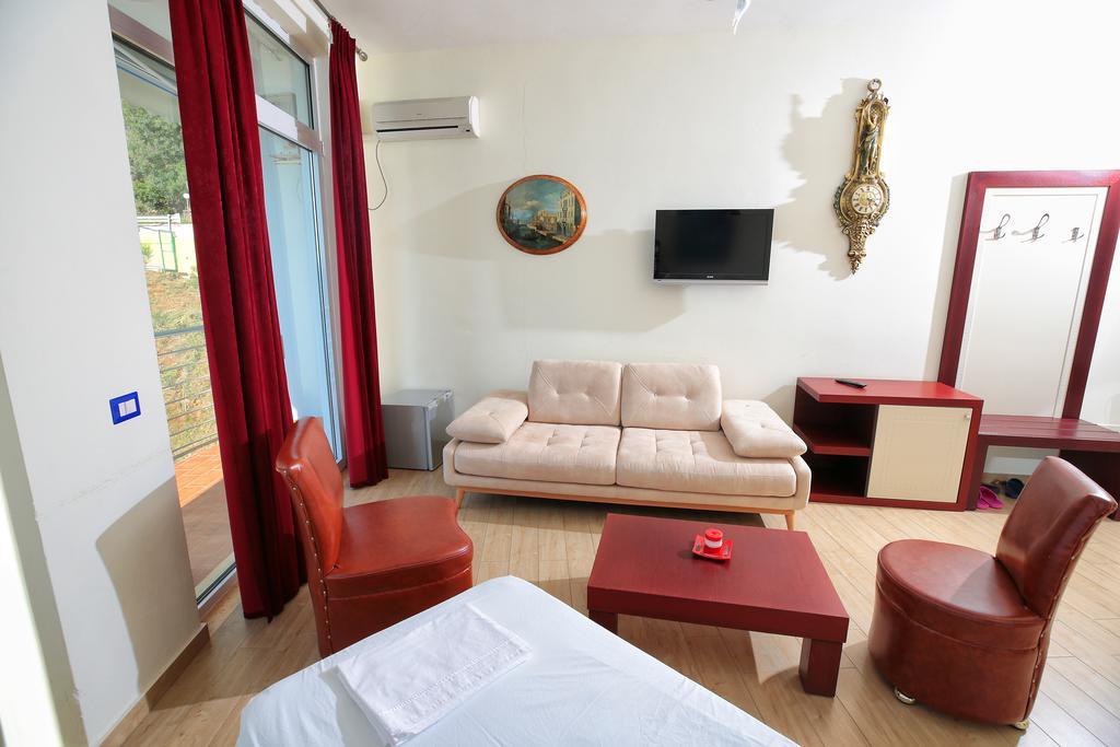 Hotel Nimfa Kanine Exterior photo